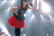 BABYMETALがLight and Darknessのミュージックビデオを公開する　【海外の反応】