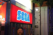 海外「日本で恥ずかしいTシャツを着てる外国人がいるんだけど…」