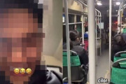 バス車内で女子学生を嘲笑し隠し撮り拡散…韓国世論が“企業謝罪では甘い、即時追放を”と激怒し大炎上