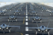 イランに警告するため52機のF35戦闘機が勢揃い（アメリカ人の反応）