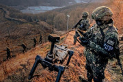 韓国人「妊娠初期の女性兵士に『お腹が出てないから装備をつけろ』とパワハラ…流産させた上官に怒り」