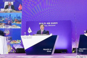 韓国人「文在寅が『日本の菅首相様にお会い出来て嬉しい』と挨拶！」第23回アセアン(ASEAN)+3(韓中日)首脳会議で初めて菅首相と会談　韓国の反応