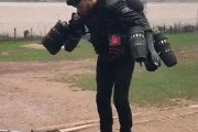 「この男はアイアンマンに1歩近づいたと思う」空飛ぶスーツが海外掲示板で話題に
