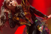 BABYMETALファンの友達にプレゼントするユニークなものってある？　【海外の反応】