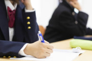 海外「中学校以降も日本の学校に通うべき？」日本在住ファミリーの悩みに集まる日本の教育推しの声
