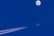 海外「アメリカがまた謎の飛行物体を撃墜。今月4回目」