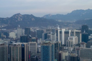 韓国人「韓国、コロナ新規感染者急増　826人に・・・」→「人口比で日本よりも多くの感染者が出てくるね・・・」「K防疫はどこにいったんだ」