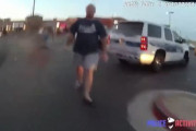 海外「【閲覧注意】 ナイフを持って女性警官に迫り撃たれる男」
