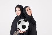 女子サッカーの試合中、ヒジャブが取れたムスリムの選手 敵チームが取った行動がすばらしい【海外の反応】