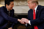 トランプ大統領「何故文大統領は、日米韓協力に消極的なのですか？」トランプが安倍首相に文在寅について尋ねる　韓国の反応