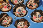 韓国紙「BTSをあざが出来たモグラにした米カード会社謝罪。なぜ、すっきりしないのか」
