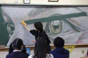 【海外】「なんて才能だ！」日本の高校教師が描く黒板アートが凄すぎると海外で話題に！
