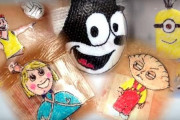 手術後の傷跡に貼る包帯に可愛い絵を描く子供思いの外科医が素敵！（アメリカ）