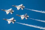 【海外】元米空軍パイロットが語る！神秘の「光る物体」との衝撃の遭遇体験