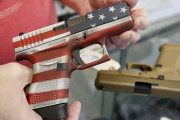 12歳少年が住居侵入の19歳を射殺！ ヒーロー誕生と全米が絶賛！