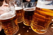 海外「日本には忘年会っていう過去一年の憂いを忘れて来年に目を向ける飲み会があるらしい」