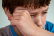 私って嫌なやつ？隣人の子供に激怒して泣かせてしまった男性がネットに意見を求める