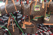 【中国の反応】中古品のヴィトン、陳列方法が嫌だ！投稿に、それでも「買いたい。店どこ？」