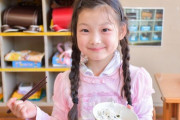 正にお手本！日本の給食って食べるだけじゃないの！？ 「こういうので礼儀正しい日本人になるんだろうな」海外の反応