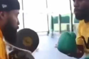 【海外の反応】45歳メイウェザーの至高のミット打ちがこれ「パートナーの仕事量の方が多いｗ」