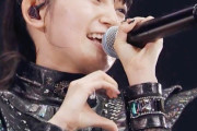 2020年のBABYMETALのパリのショーの53本のファンカムをまとめたビデオ　【海外の反応】