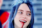 海外「良いデザイン」アメリカの歌姫、日本のアニメに影響されたファッションを披露し海外騒然！！（海外の反応）