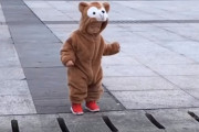自分の苦手を克服しようとする幼児の動きが可愛くてほっこり