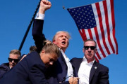 海外「なんてことだ！」トランプ氏が演説中に狙撃されて海外大騒ぎ！（海外の反応）