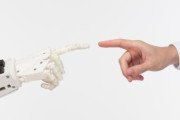 韓国人「日本、生きた皮膚で覆われたロボットを世界で初めて開発」