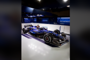 海外ファン「復活の狼煙か！？」スポンサーロゴ満載！ウィリアムズF1、2025年型マシン公開で期待と憶測が飛び交う！【海外の反応】