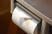 海外「日本のコストコでトイレットペーパーの城を作ってる人いたわｗｗｗ」ほとんど国産なんでしょ？ ここまで心配する必要ないだろ・・・