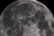【海外】月の上空に20基の巨大UFOを発見？研究者たちの衝撃報告！
