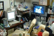外国人「日本に来て12ヶ月もすると部屋がこうなるらしい…」