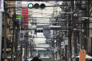 海外「日本の電線は危険に見える」世界各国の魅力のない風景を集めるスレ