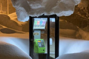 海外「なんで日本の雪はこんなにフワフワなんだ？」