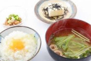 海外「納豆は覚悟して食え！」健康的な日本の朝食を外国人が熱く語る！ 海外の反応