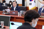 文在寅大統領、何かひらめいたのか8月に祝日を追加