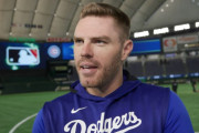 フリーマンが佐々木朗希に手渡したものに全米騒然！←「トライネンには何を渡す？」（海外の反応）
