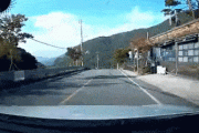 【閲覧注意】韓国人「韓国製電気自動車にブレーキの欠落！」ブレーキが効かない状態で時速150ｋｍで石垣に激突！　韓国の反応