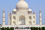 質問「インドが観光地として魅力的になるには何をしたらいい？」→とある辛口の回答が支持を集める