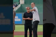 サッカーイングランド代表がMLBで始球式！←「ボールの投げ方を知らないようだ」（海外の反応）