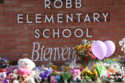 海外「犯人がインスタで女性に送ったDMがやばい」米小学校銃乱射事件、犯人像が明るみに
