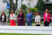海外「日本がG7の女性の社会進出会合に男性を送って場違いなことになっているが」