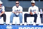 ド軍ファン感謝祭の様子にMLBファン騒然！←「大谷はいつもスタジアムにいる」（海外の反応）
