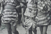 外国人「100年近く前の日本の子供の写真があったので見てくれ」