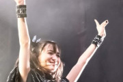 BABYMETALの新しいトレーラーで、シルエットが3つあるぞ！　【海外の反応】