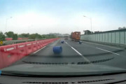 一体どこを見ているんだ！？中国交通事故映像集4月24日版