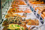 どんだけ食べればそうなるの？食べ放題の店で大食い男性が食べ過ぎて出入り禁止に