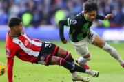 三笘に危険なタックルをした選手が人種差別被害に遭い英騒然！←「三笘に謝罪しよう」（海外の反応）