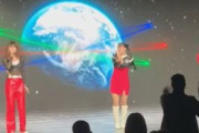 海外「日本、舞台に上がってアイドルを襲撃するクレイジーなファン」